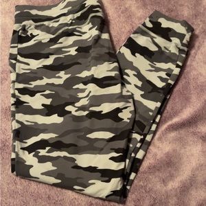 Zyia joggers
